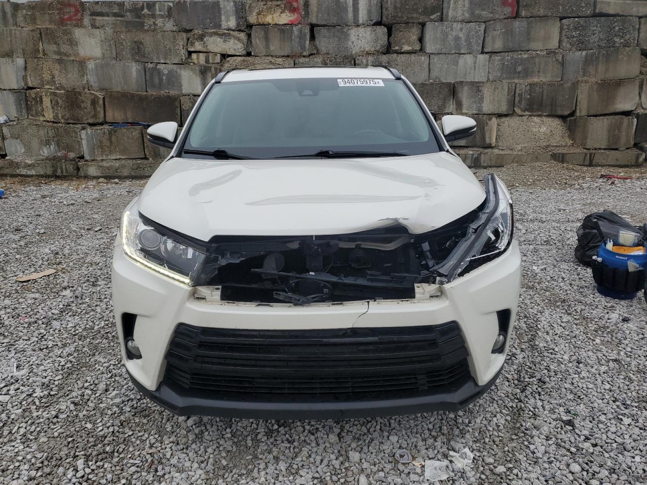 TOYOTA HIGHLANDER SE