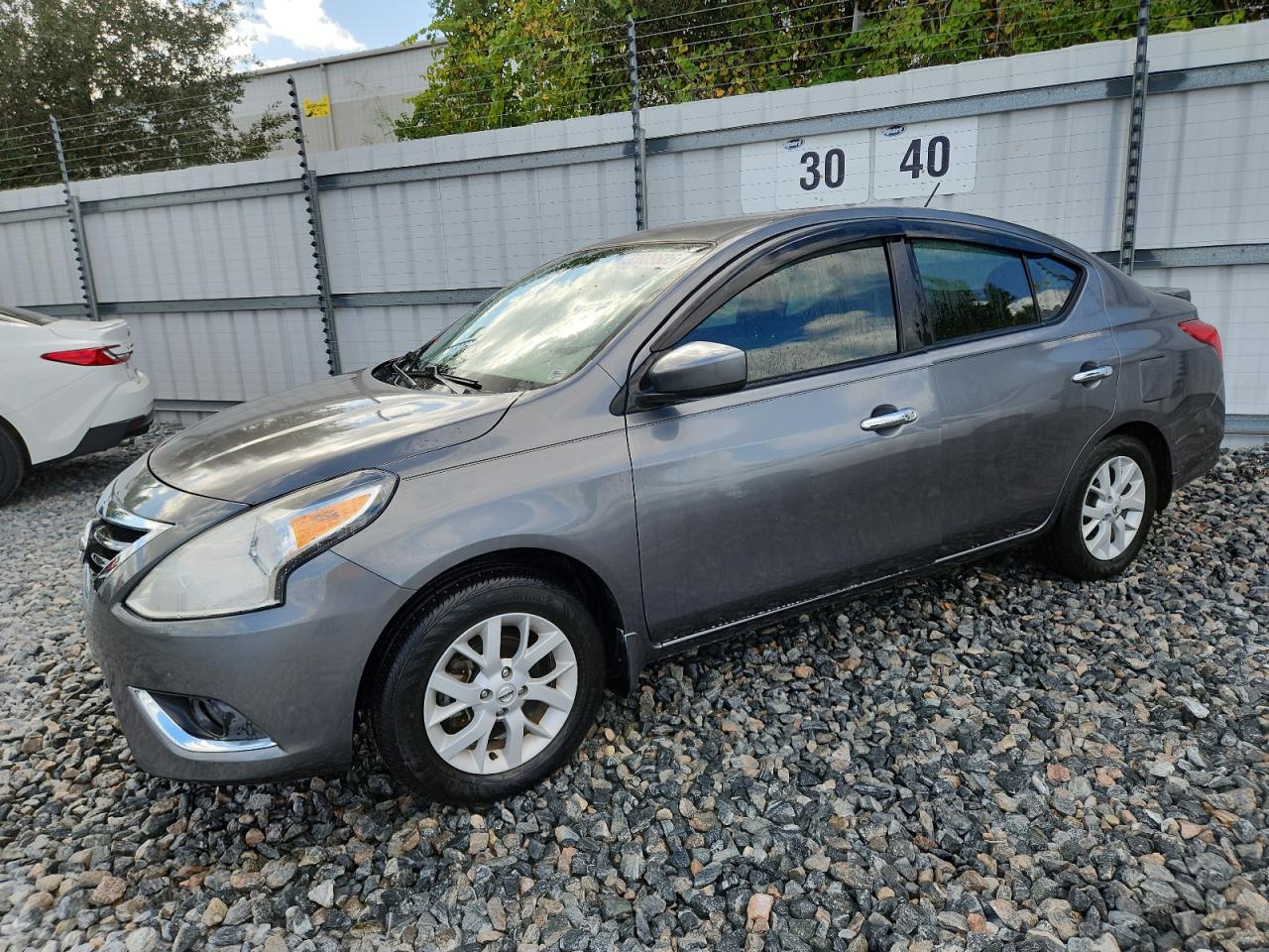 NISSAN VERSA S