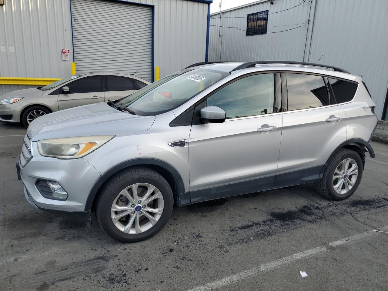 FORD ESCAPE SE