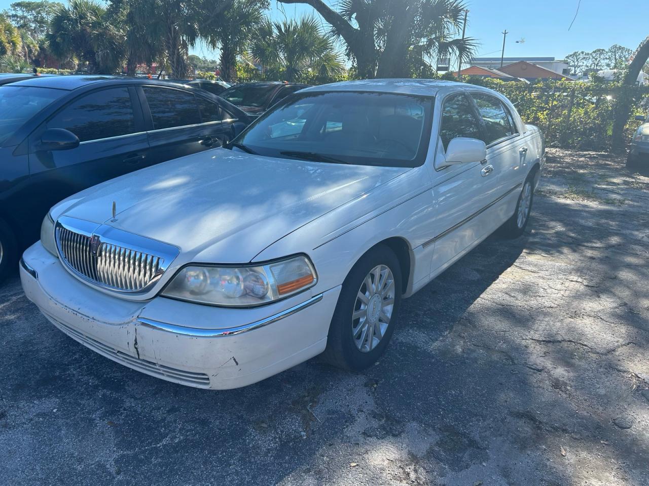 Lot #3287314006 2006 LINCOLN TOWN CAR S