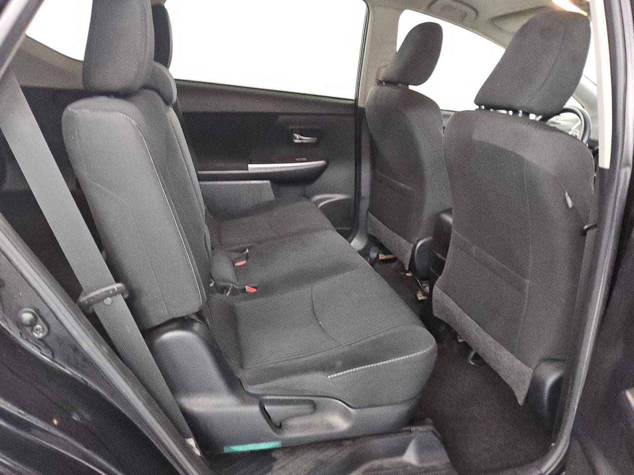 Lot #3309203636 2015 TOYOTA PRIUS V