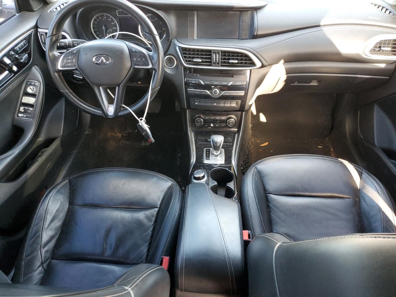 INFINITI QX30 BASE