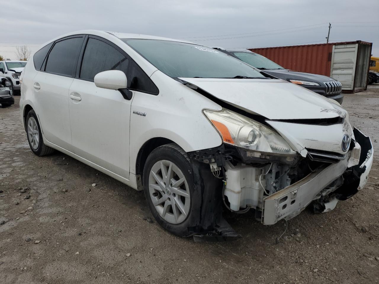 TOYOTA PRIUS V