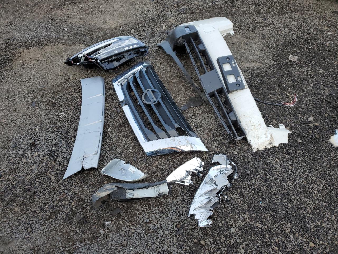 NISSAN PATHFINDER PLATINUM