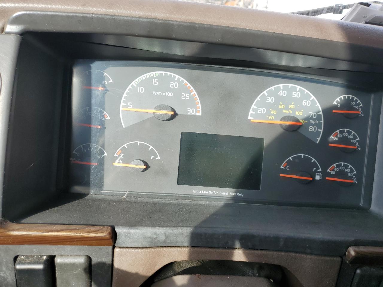 Lot #3283813483 2013 VOLVO VNL