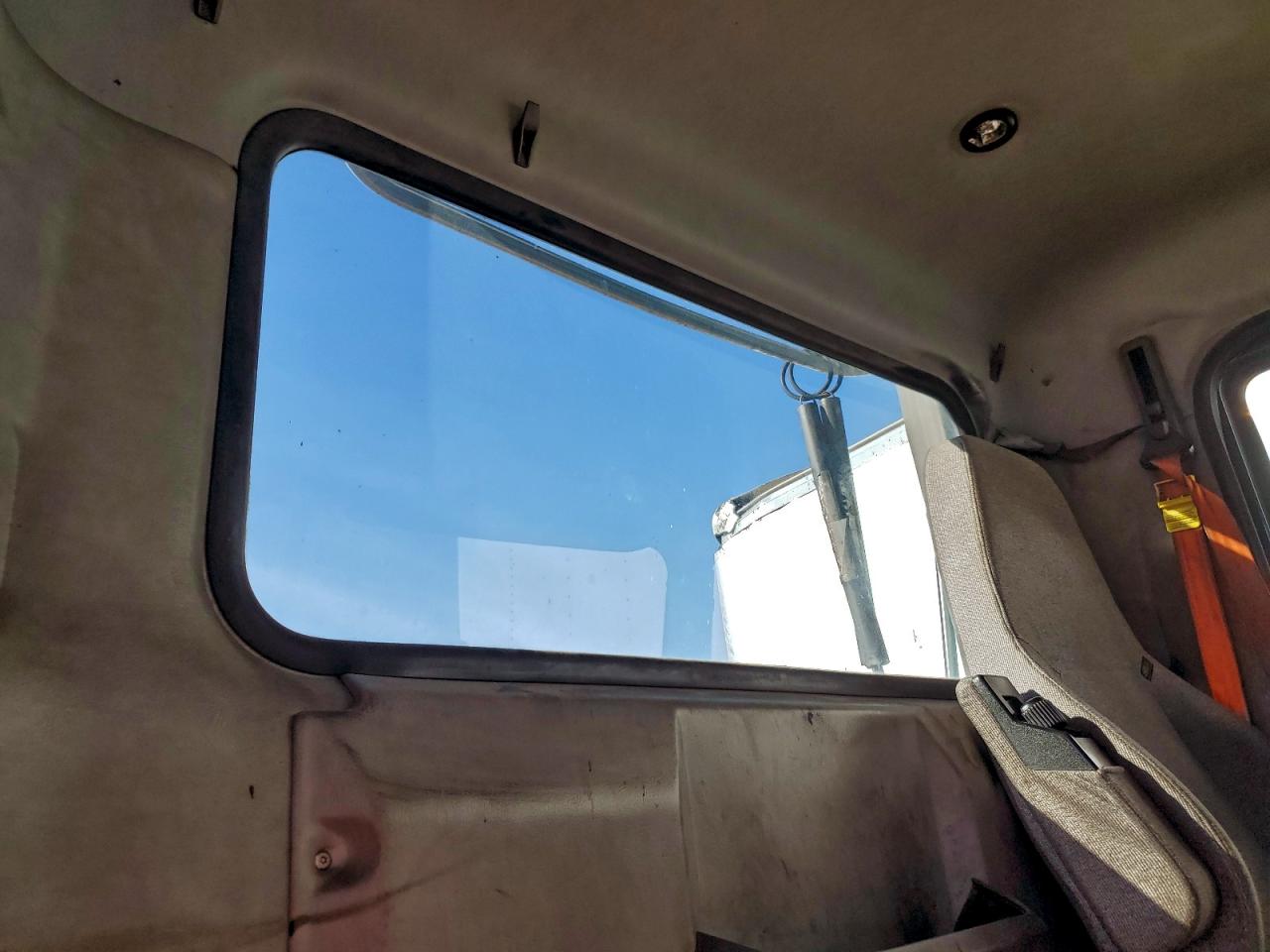 Lot #3302730044 2017 MACK 600 CXU600