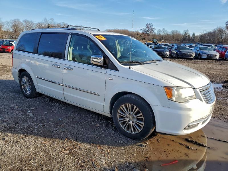 2014 CHRYSLER TOWN & COU #3296985815