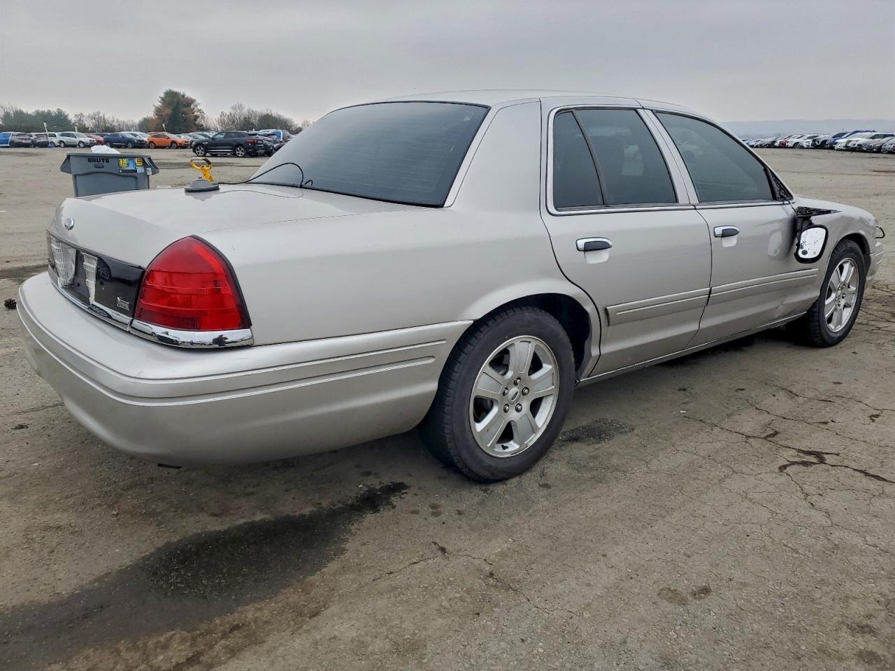 FORD CROWN VICTORIA LX