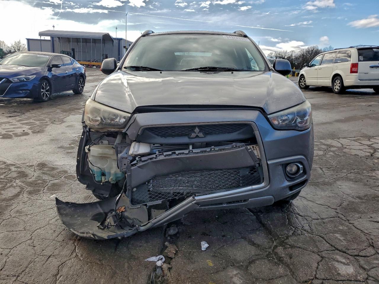 MITSUBISHI OUTLANDER SE