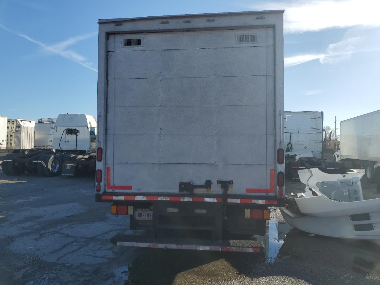 Lot #3287735164 2011 ISUZU NPR