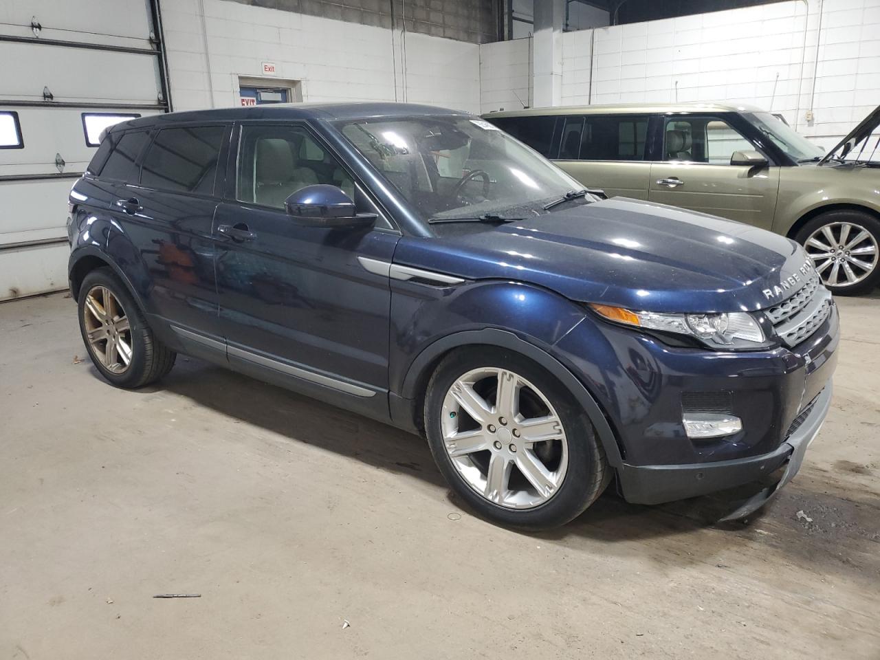 LAND ROVER RANGE ROVER PURE PREMIUM