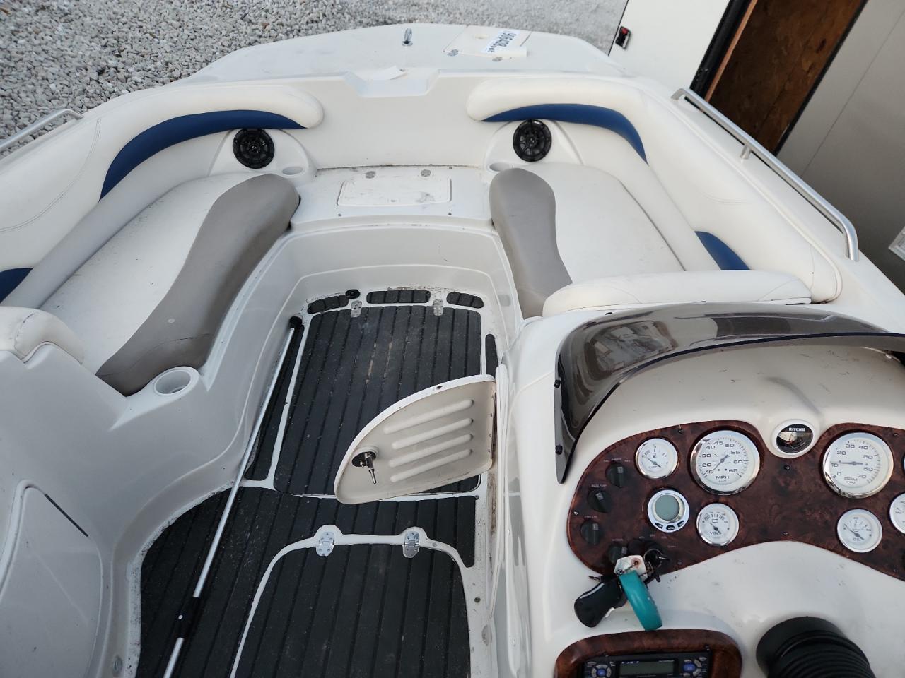 Lot #3291463528 2007 TRACKER BOAT