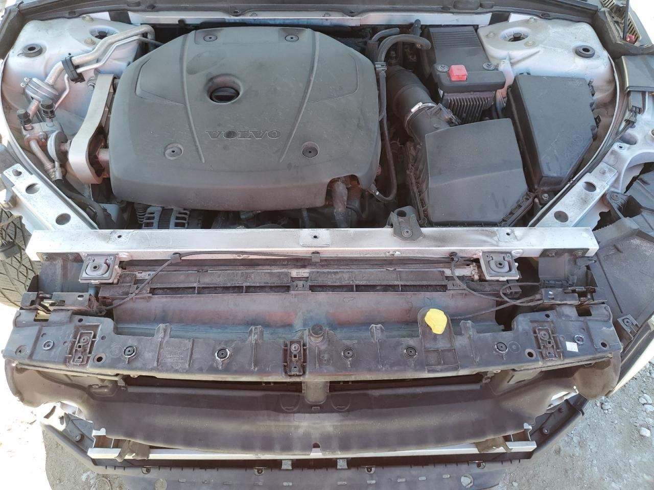 VOLVO S90 T5 MOMENTUM