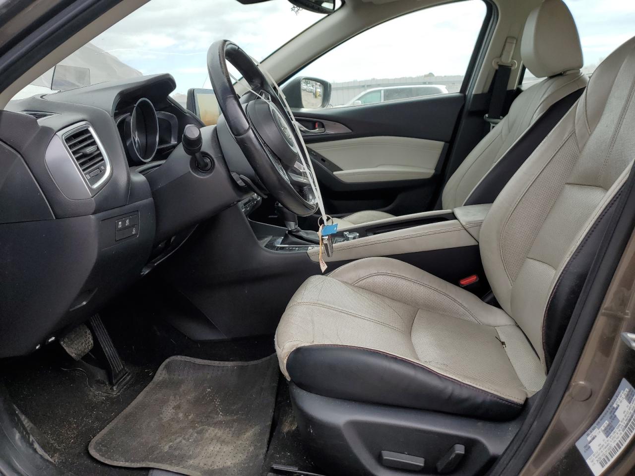 MAZDA 3 GRAND TOURING