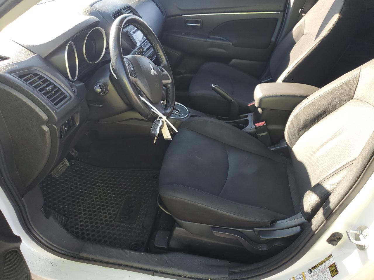 MITSUBISHI OUTLANDER ES