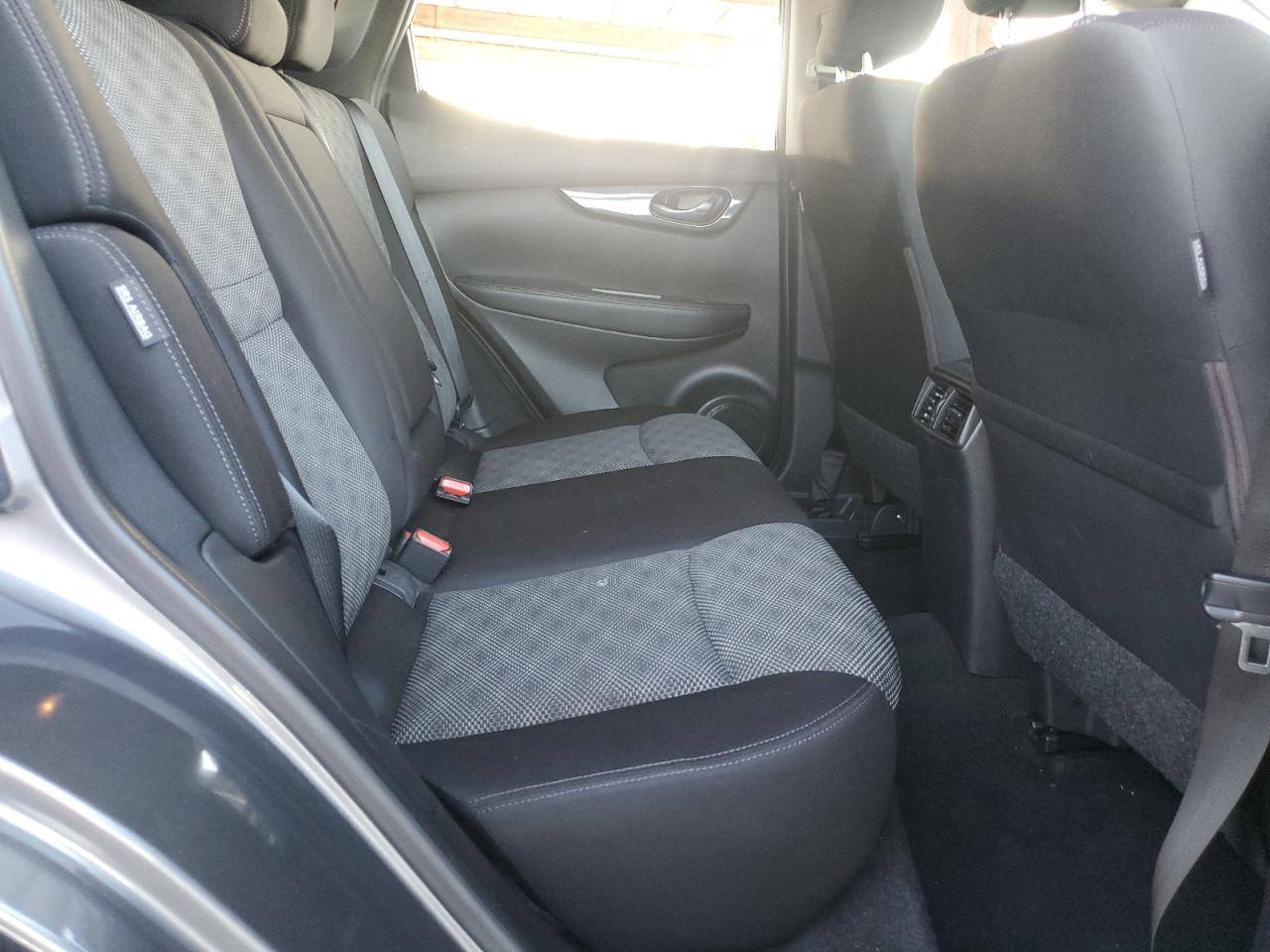 NISSAN ROGUE SPORT S