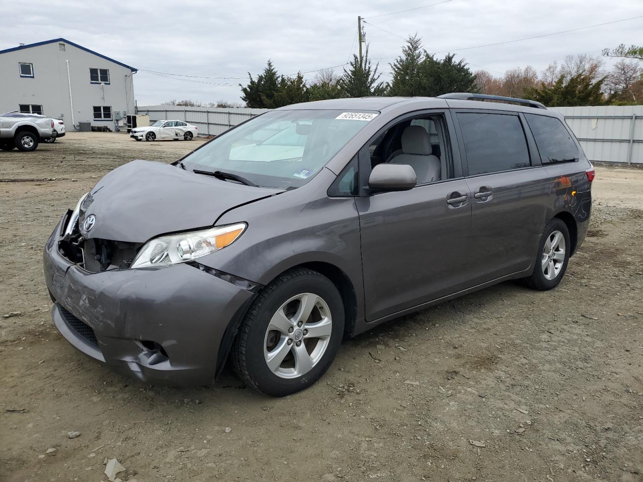 Lot #3287523020 2016 TOYOTA SIENNA LE