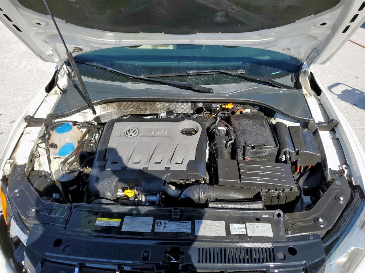 VOLKSWAGEN PASSAT SE