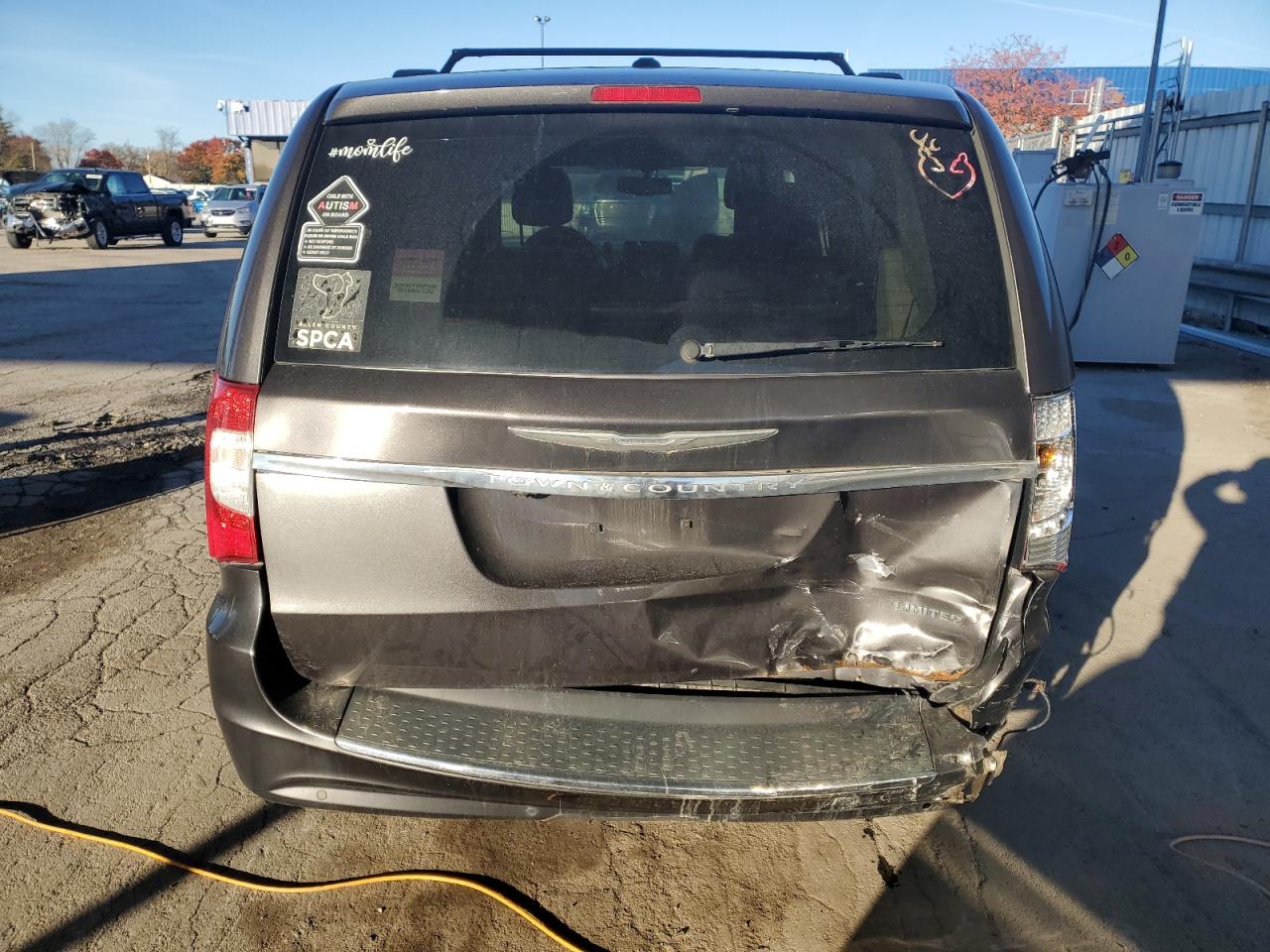 CHRYSLER TOWN & COUNTRY LIMITED PLATINUM