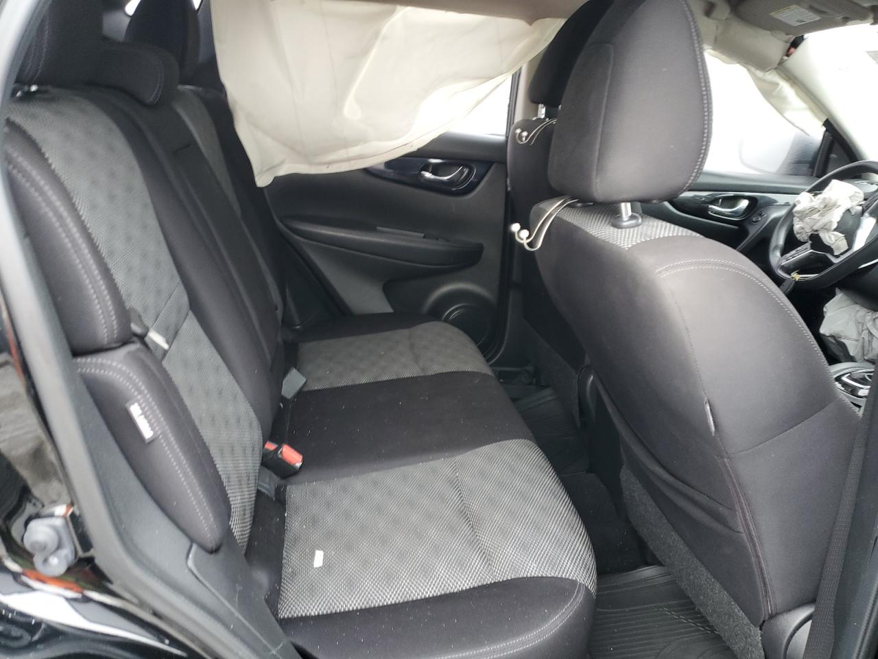 NISSAN ROGUE SPORT S