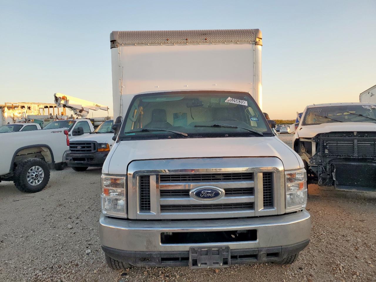 Lot #3296929830 2019 FORD E450