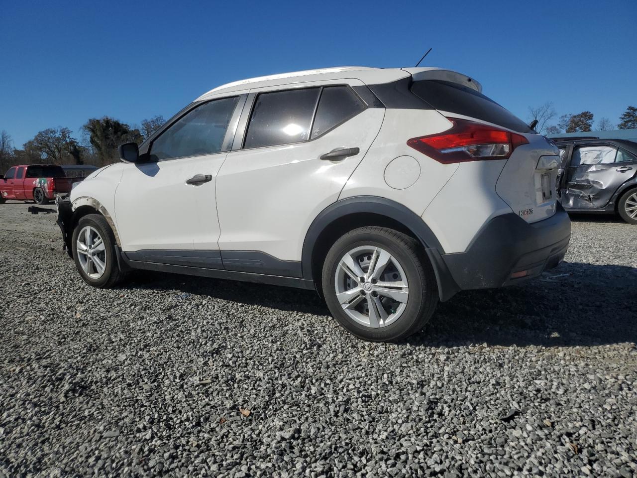 NISSAN KICKS S