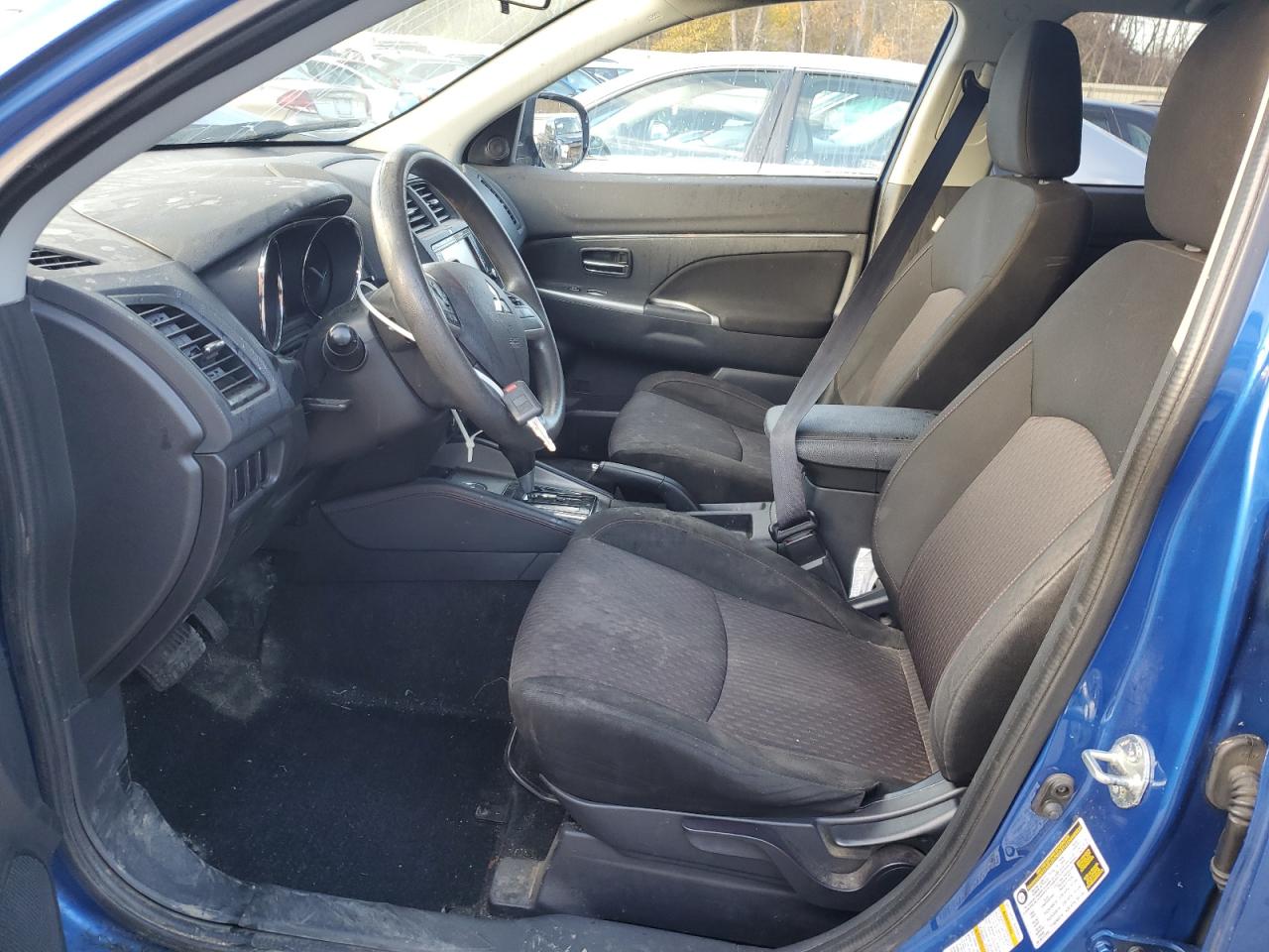 MITSUBISHI OUTLANDER ES