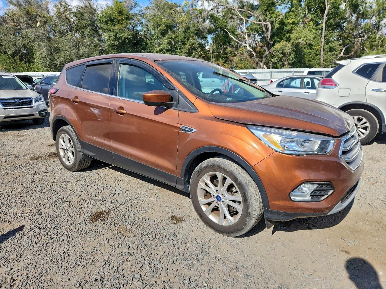 FORD ESCAPE SE