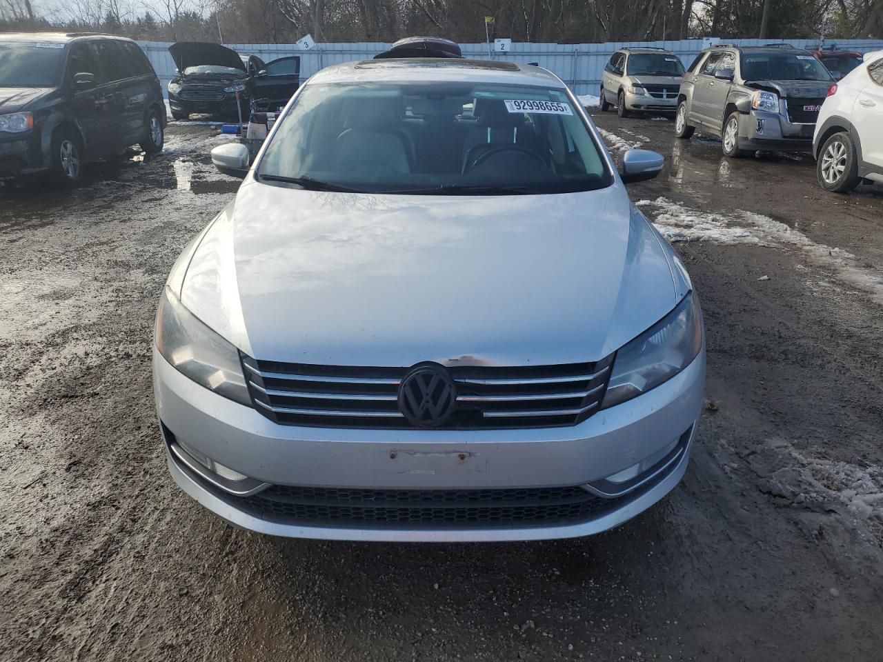 VOLKSWAGEN PASSAT SE