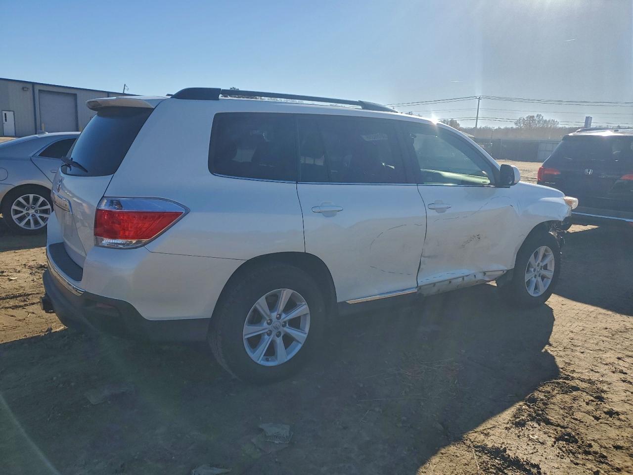 TOYOTA HIGHLANDER BASE