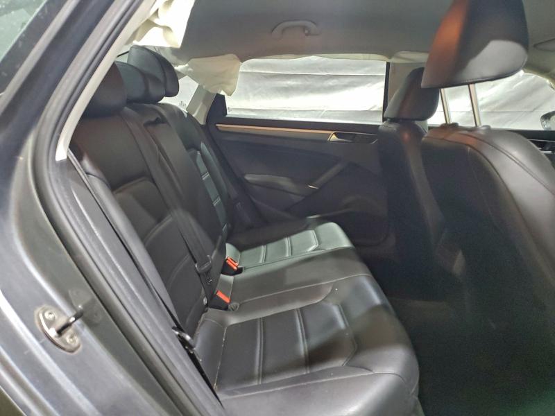 2017 VOLKSWAGEN PASSAT R-L #3311715230