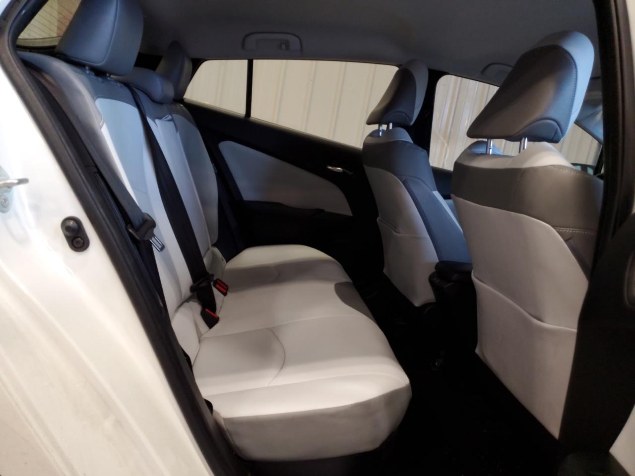 TOYOTA PRIUS PRIME LE