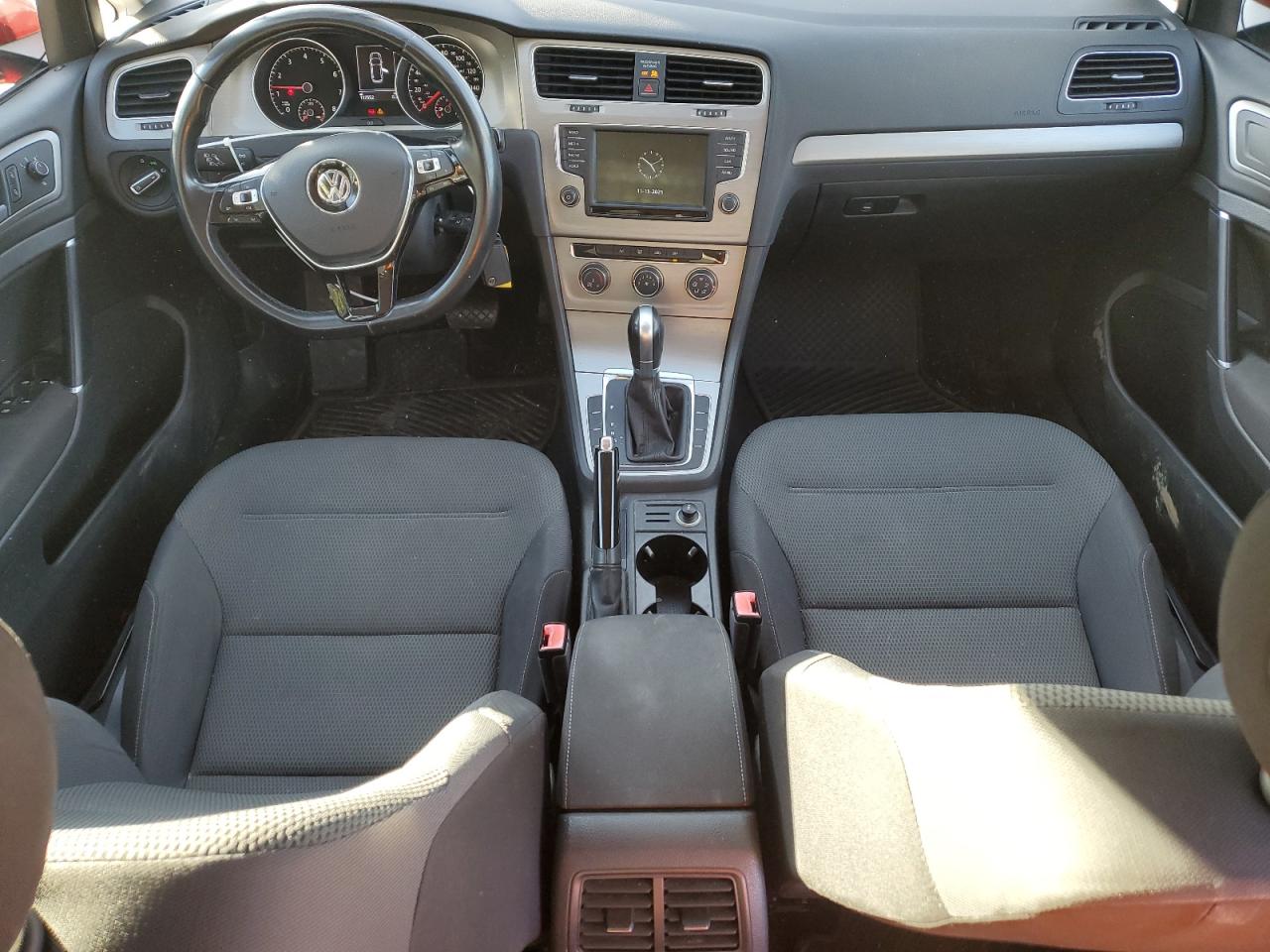 VOLKSWAGEN GOLF SPORTSVAN S