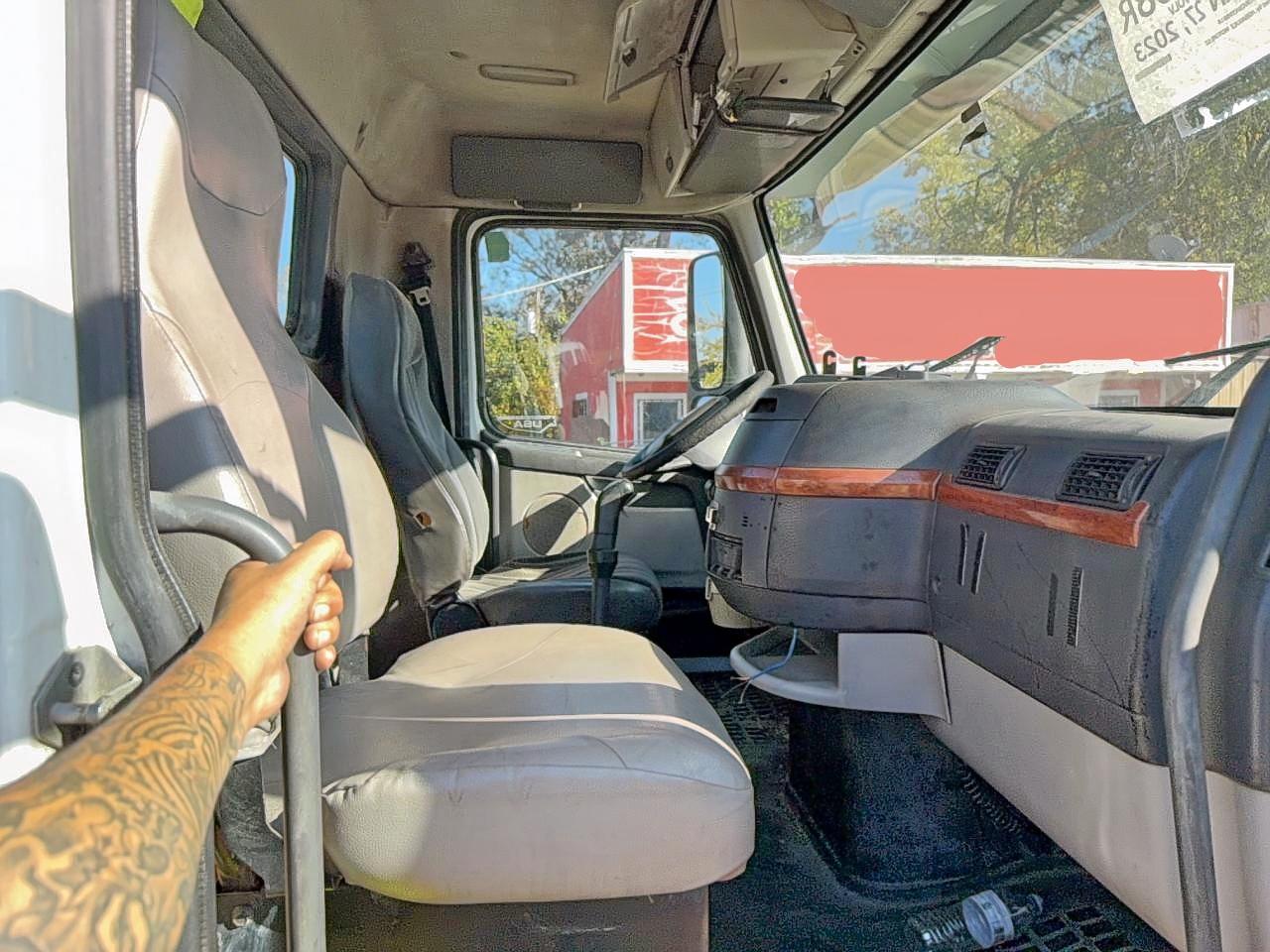 Lot #3290026270 2006 VOLVO VN VNL