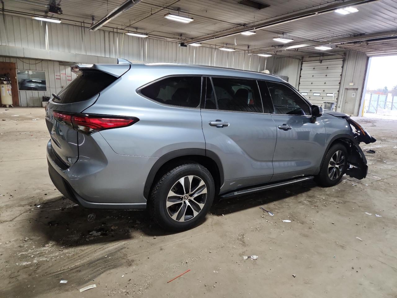 TOYOTA HIGHLANDER XLE
