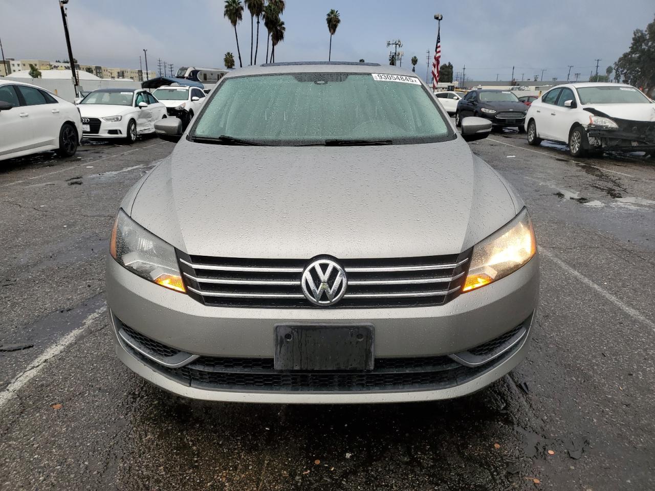 VOLKSWAGEN PASSAT SE