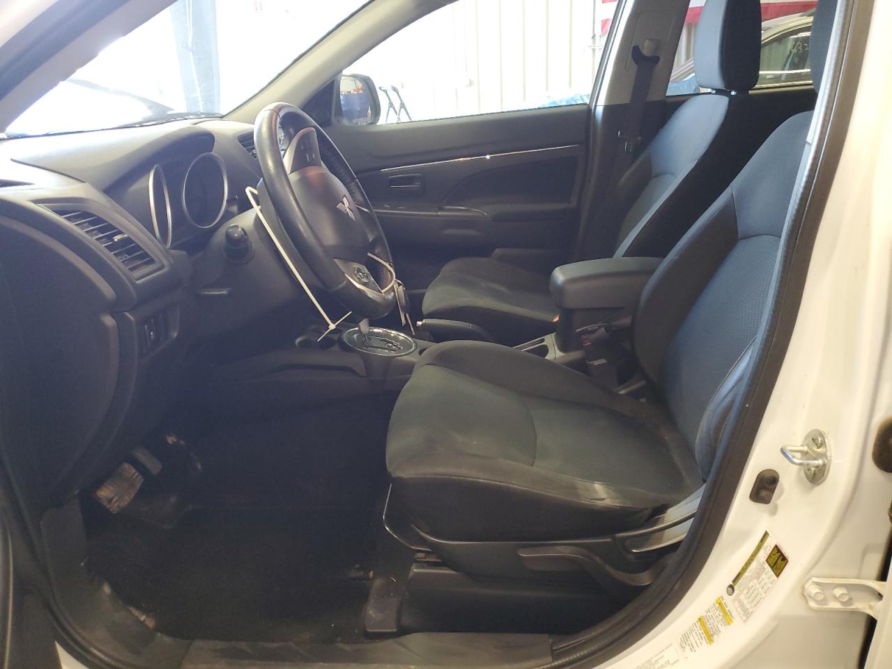 MITSUBISHI OUTLANDER ES