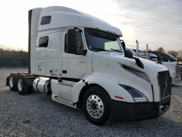 Global Auto Auctions: 2021 VOLVO VN VNL