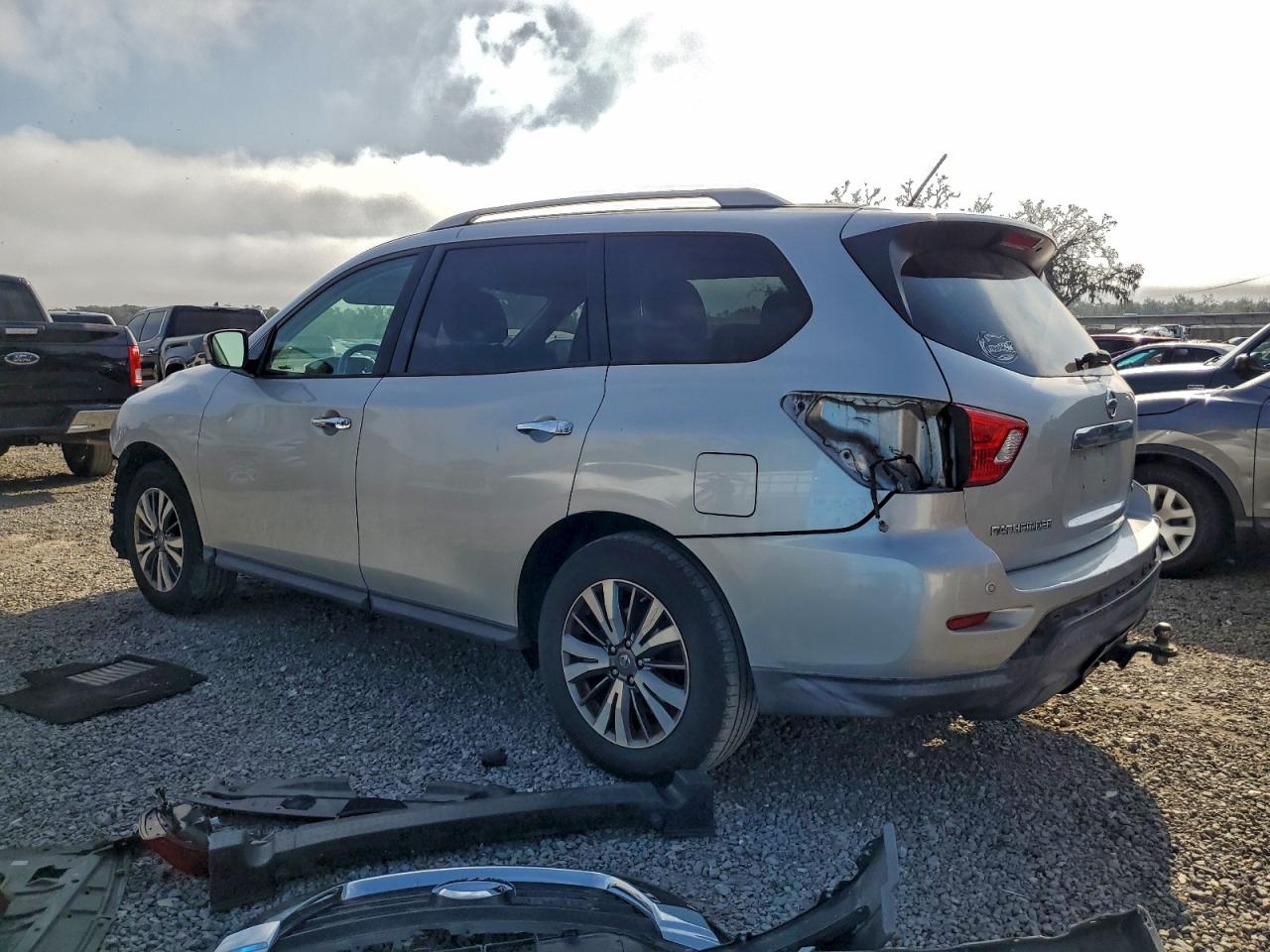 NISSAN PATHFINDER S