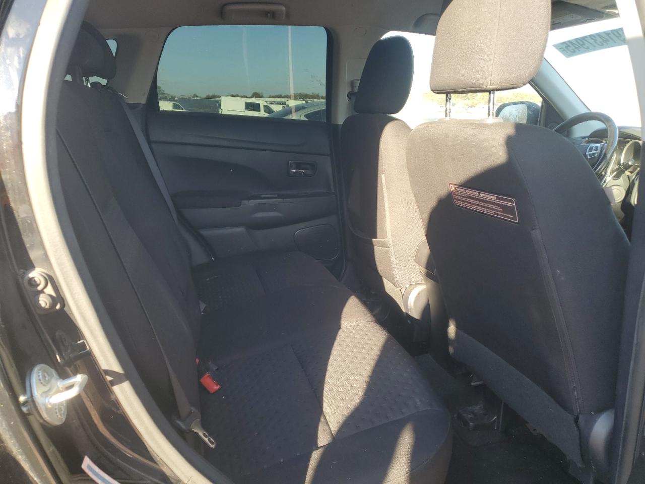 MITSUBISHI OUTLANDER SE