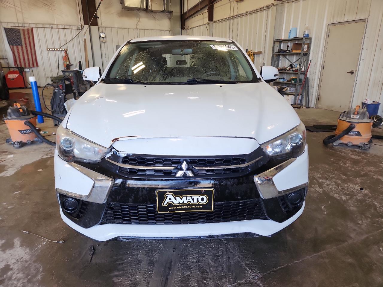 MITSUBISHI OUTLANDER ES