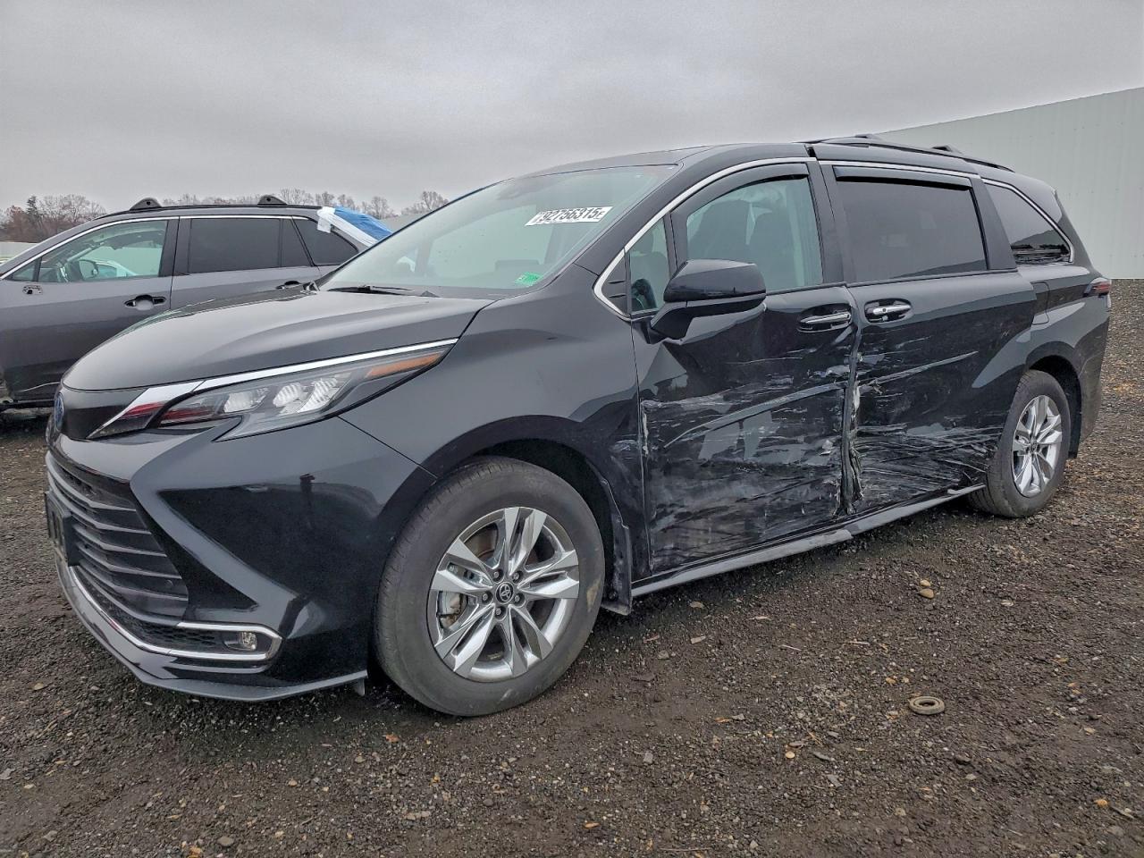TOYOTA SIENNA XLE