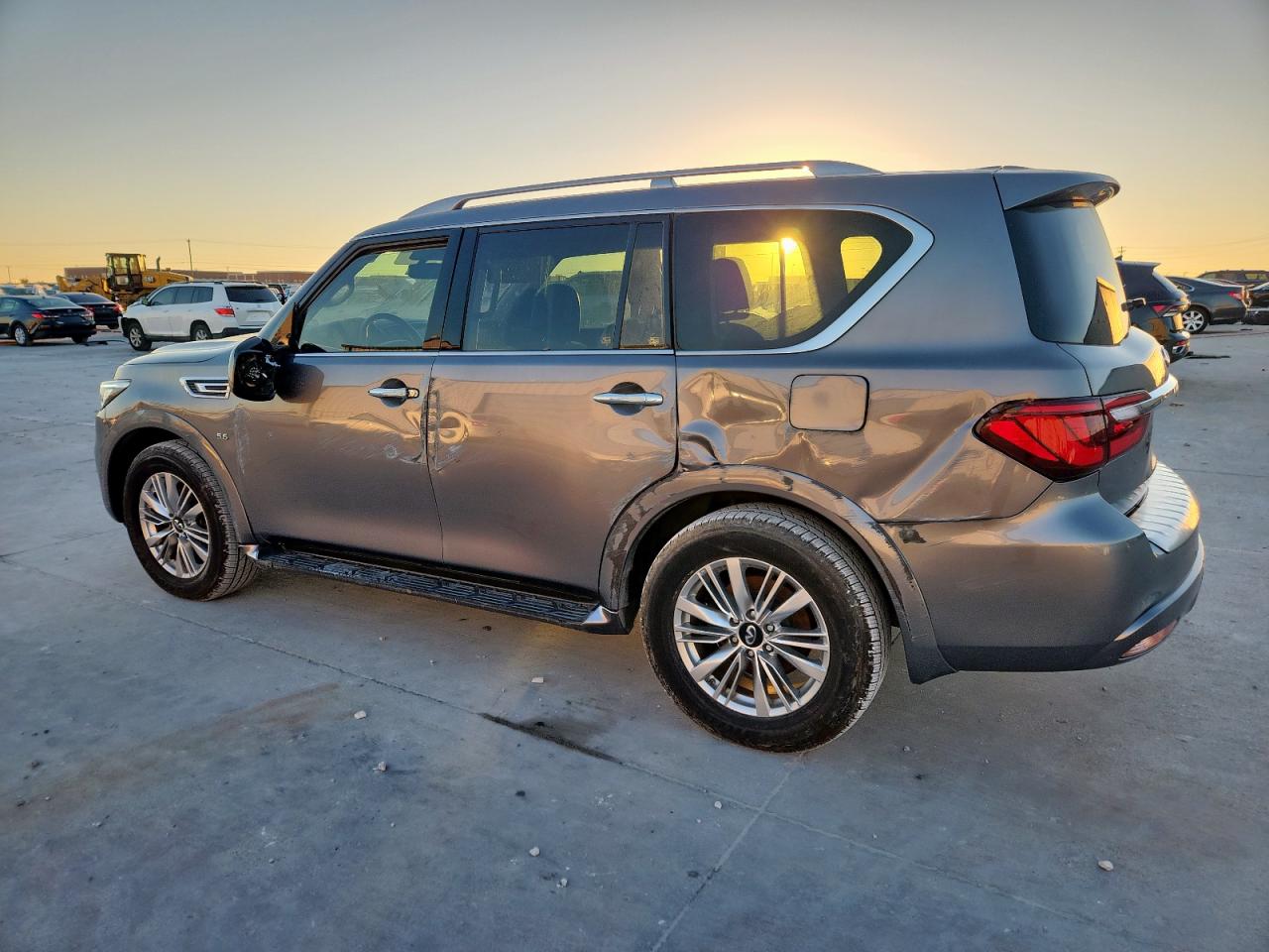 INFINITI QX80 LUXE