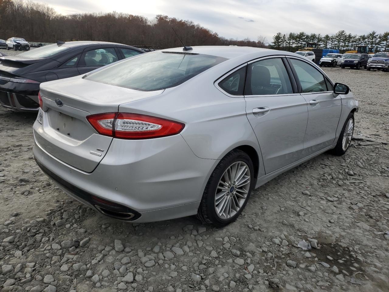 FORD FUSION SE