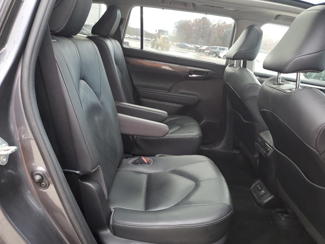 TOYOTA HIGHLANDER HYBRID PLATINUM