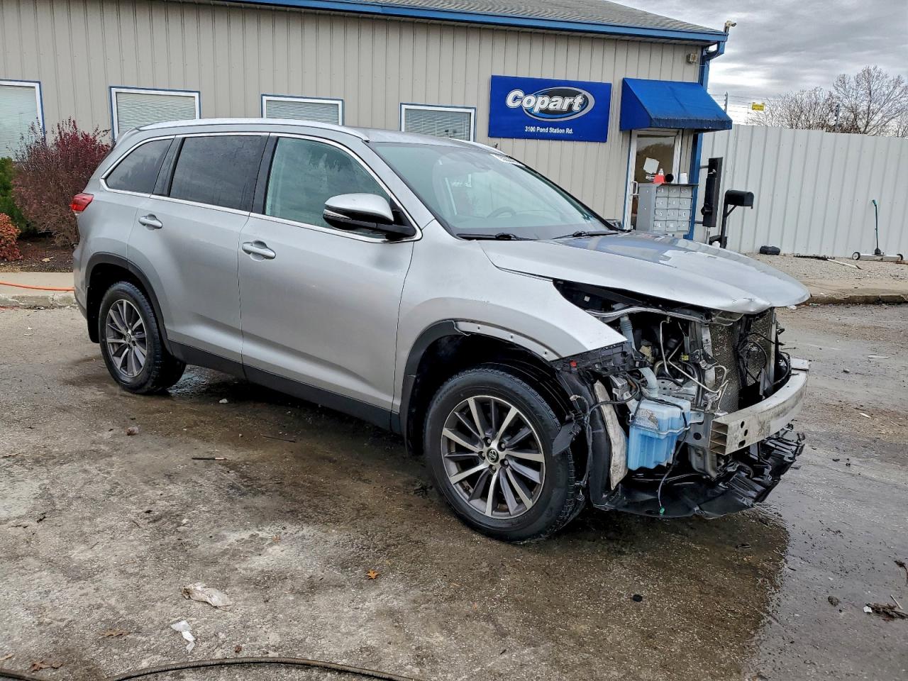 TOYOTA HIGHLANDER SE