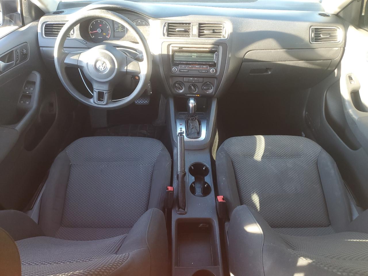 VOLKSWAGEN JETTA BASE