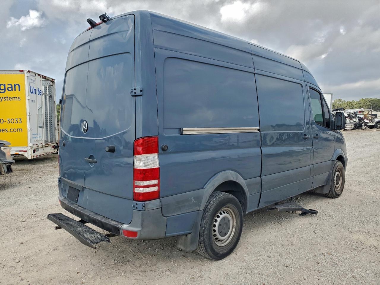 MERCEDES-BENZ SPRINTER 2500