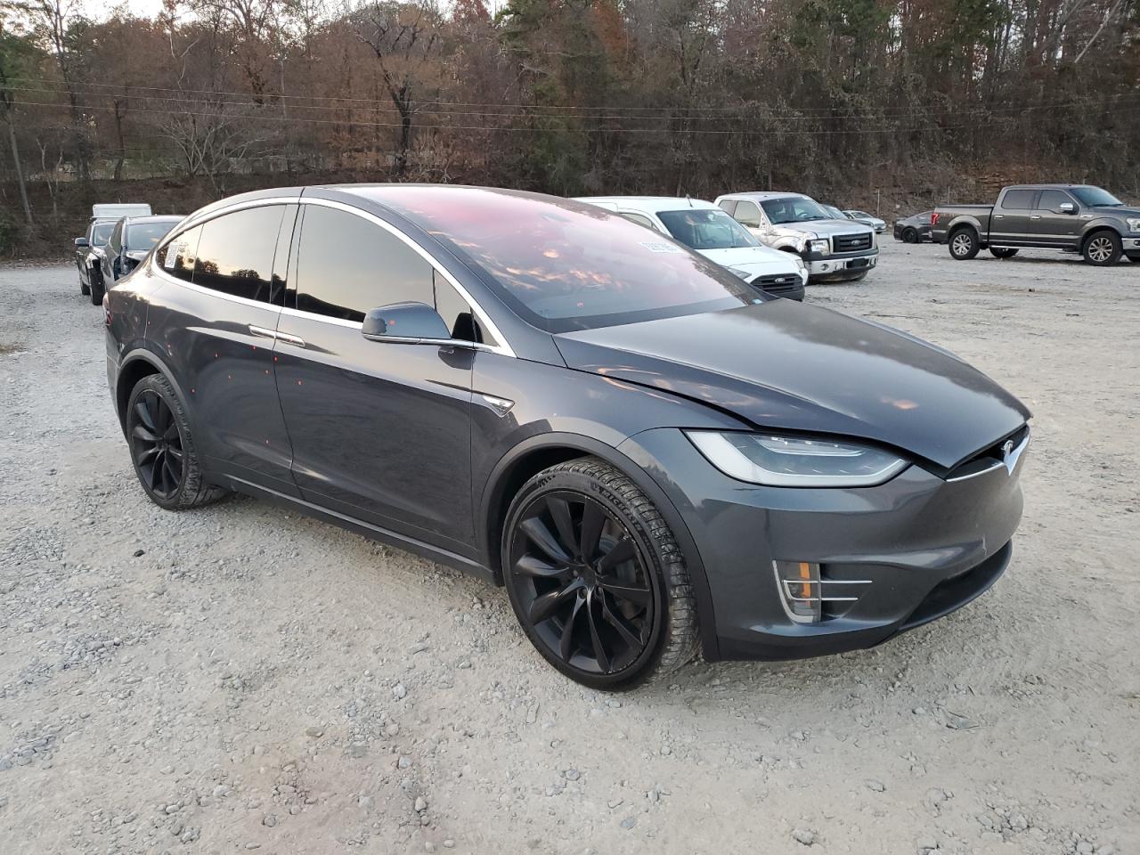 TESLA MODEL X