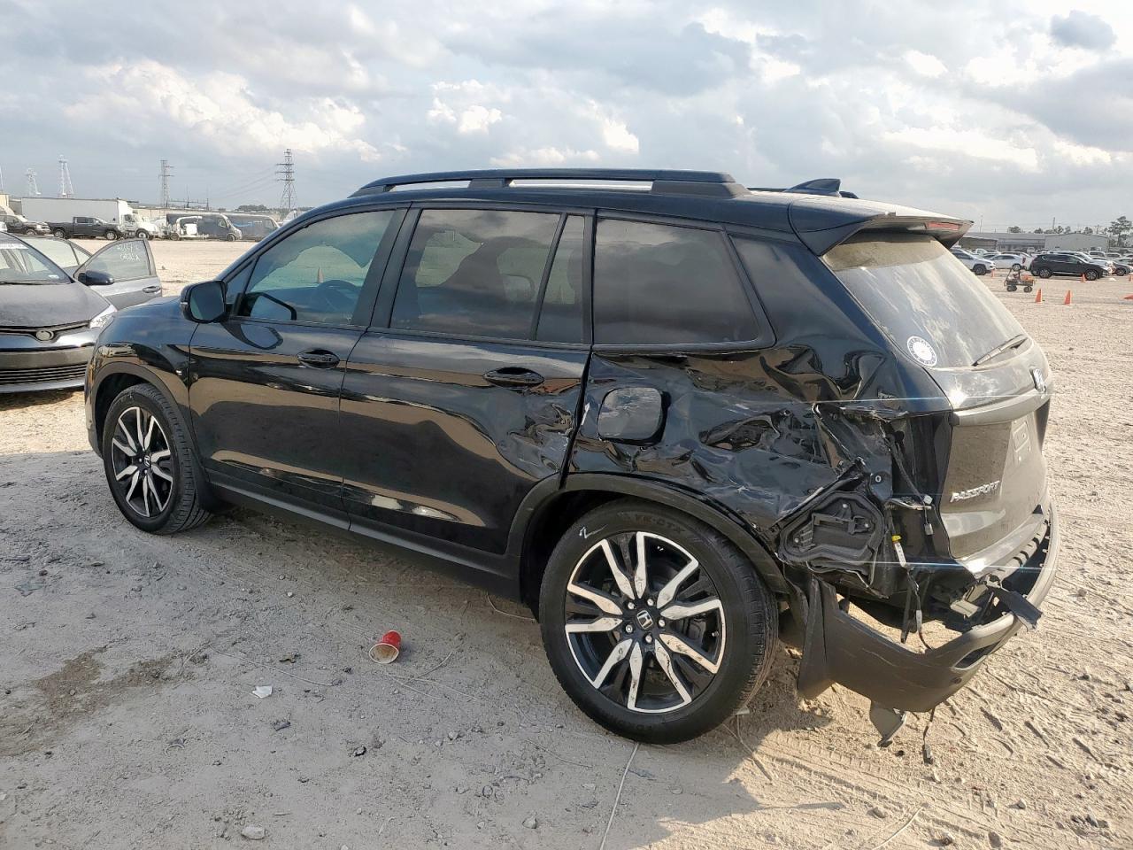 Lot #3318021410 2019 HONDA PASSPORT T